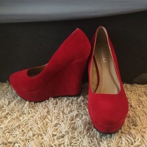Super cute fashionable red velvet wedges!